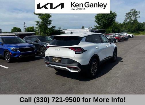 Snow White Pearl 2023 Kia Sportage LX