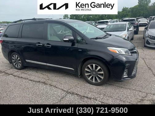 2020 Toyota Sienna XLE