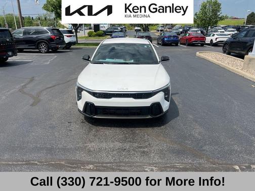 Snow White Pearl 2025 Kia K4 GT-Line