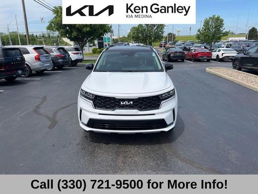Glacial White Pearl 2023 Kia Sorento S