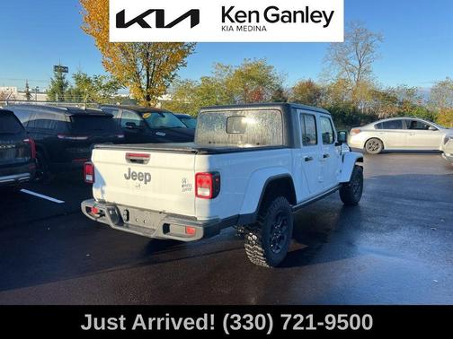 2023 Jeep Gladiator Sport