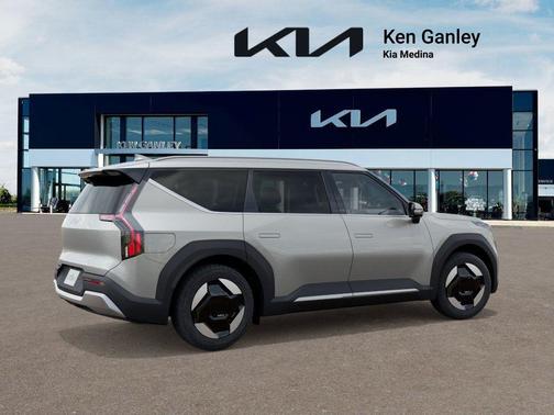 Ivory Silver 2026 Kia EV9 Wind