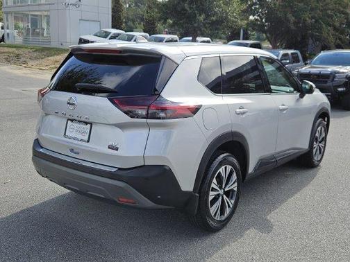 Brilliant Silver Metallic 2021 Nissan Rogue SV