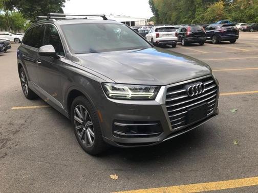 Photo 1 of 22 of 2017 Audi Q7 3.0T Premium Plus