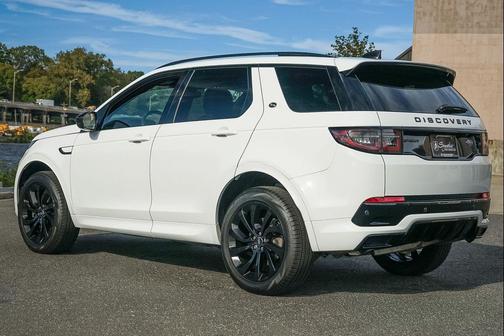Fuji White 2023 Land Rover Discovery Sport SE R-Dynamic