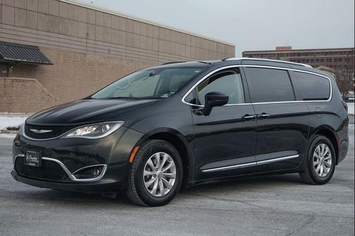 2018 Chrysler Pacifica Touring-L