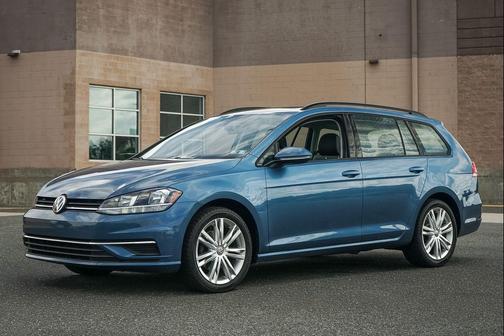 Silk Blue Metallic 2018 Volkswagen Golf SportWagen TSI SE