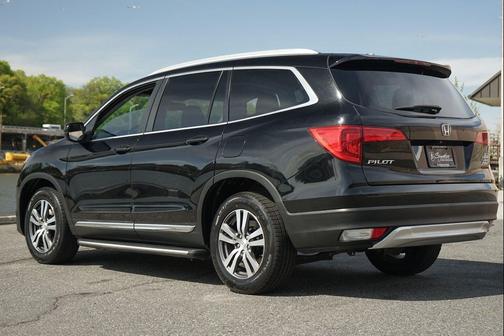 Crystal Black Pearl 2018 Honda Pilot EX-L