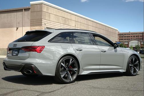 Gray 2022 Audi RS 6 Avant 4.0T
