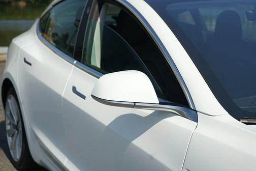 Pearl White Multi-Coat 2018 Tesla Model 3 Long Range