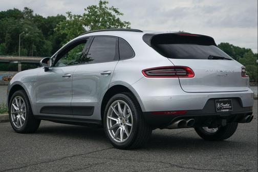 Rhodium Silver Metallic 2016 Porsche Macan Macan S