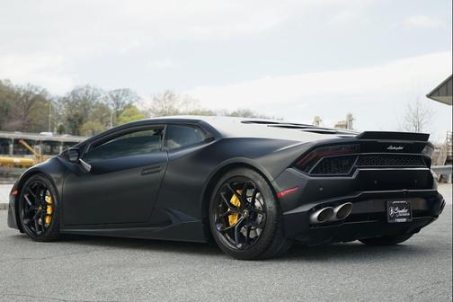 Black 2016 Lamborghini Huracan LP580-2