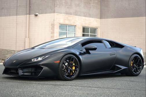 Black 2016 Lamborghini Huracan LP580-2