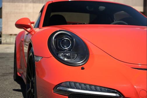 Lava Orange 2016 Porsche 911 GT3