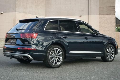 Ink Blue Metallic 2018 Audi Q7 3.0T Prestige