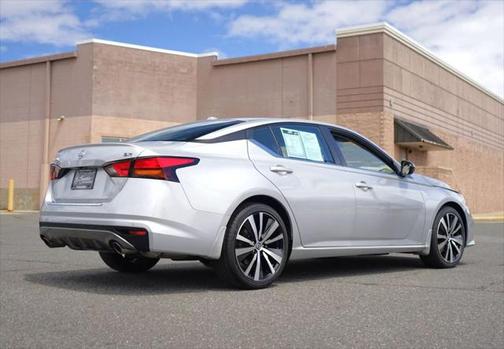 2022 Nissan Altima SR FWD