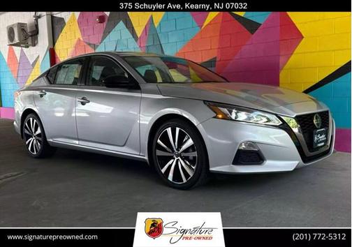 2022 Nissan Altima SR FWD