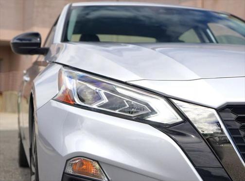 2022 Nissan Altima SR FWD