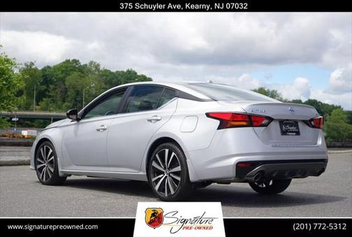 2022 Nissan Altima SR FWD