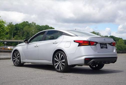 2022 Nissan Altima SR FWD