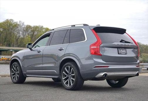 2018 Volvo XC90 T5 Momentum