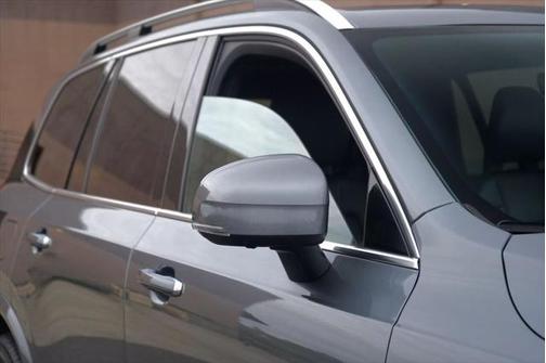 2018 Volvo XC90 T5 Momentum