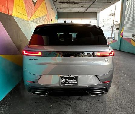 Eiger Grey Metallic 2023 Land Rover Range Rover Sport SE