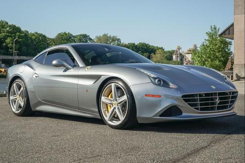 Grigio Silverstone Metallic 2017 Ferrari California T