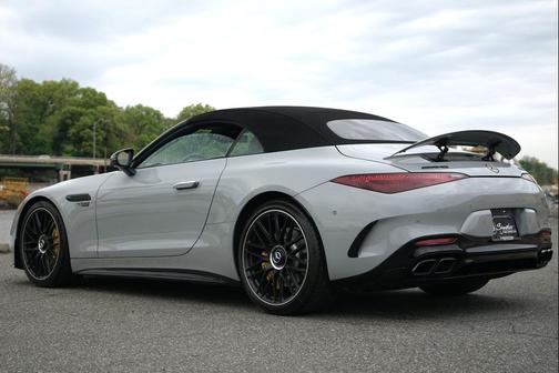 MANUFAKTUR Alpine Grey 2022 Mercedes-Benz AMG SL 63 Base