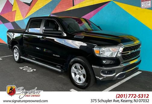 Diamond Black Crystal Pearlcoat 2023 RAM 1500 Big Horn/Lone Star