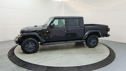 Black Clearcoat 2026 Jeep Gladiator 85th Anniversary Edition