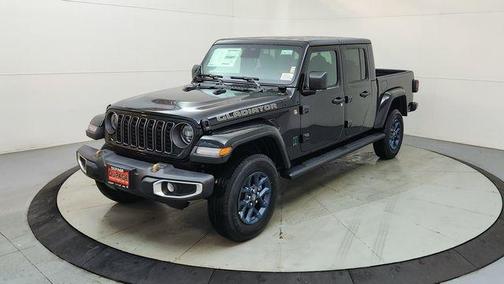 Black Clearcoat 2026 Jeep Gladiator 85th Anniversary Edition
