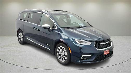 2022 Chrysler Pacifica L