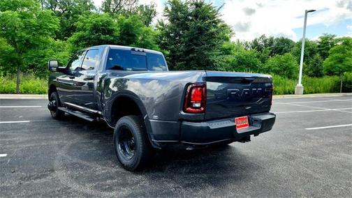 2025 RAM 3500 Tradesman Crew Cab 4x4 8' Box