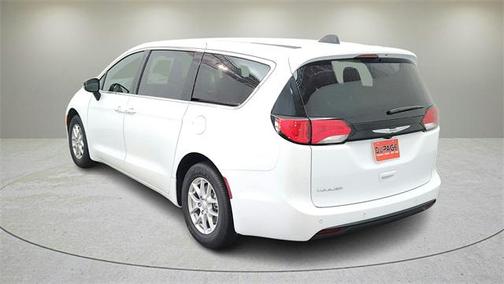2025 Chrysler Voyager LX