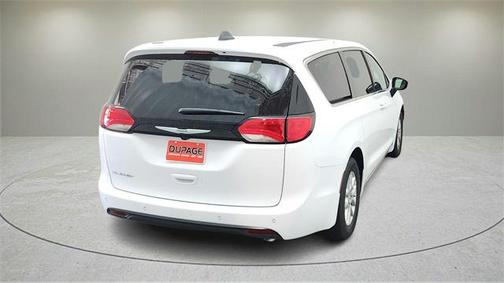 2025 Chrysler Voyager LX