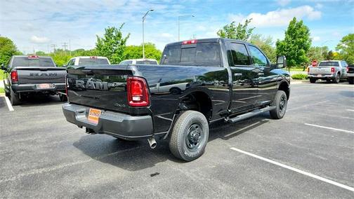 2025 RAM 2500 Tradesman Crew Cab 4x4 6'4' Box