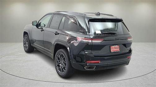 2025 Jeep Grand Cherokee Summit