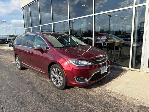 Velvet Red Pearlcoat 2020 Chrysler Pacifica Limited