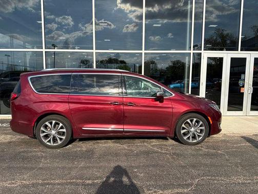 Velvet Red Pearlcoat 2020 Chrysler Pacifica Limited