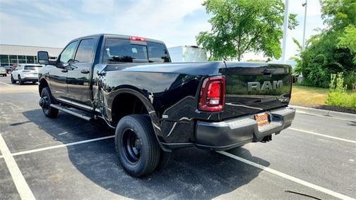 2025 RAM 3500 Tradesman Crew Cab 4x4 8' Box