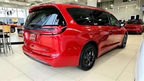2025 Chrysler Pacifica Hybrid Select