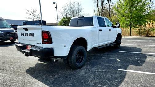 2025 RAM 3500 Tradesman Crew Cab 4x4 8' Box