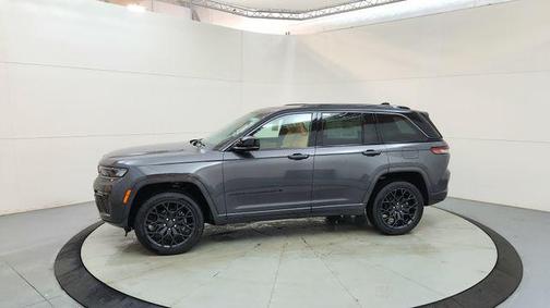 baltic gray metallic clearcoat 2026 Jeep Grand Cherokee Summit