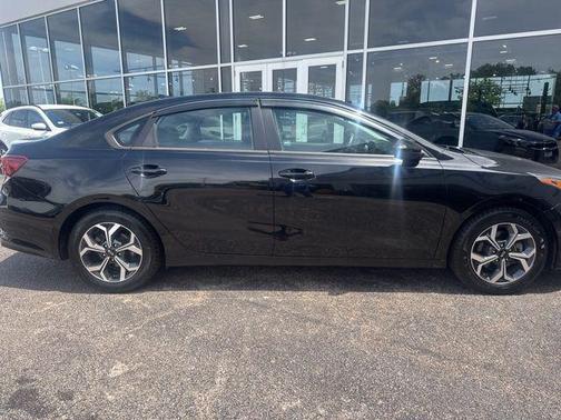 Aurora Black 2020 Kia Forte LXS