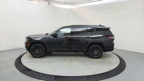 Diamond Black Crystal Pearlcoat 2023 Jeep Grand Cherokee L Summit Reserve