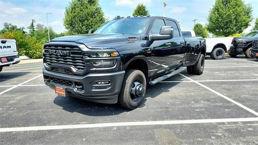 2025 RAM 3500 Tradesman Crew Cab 4x4 8' Box