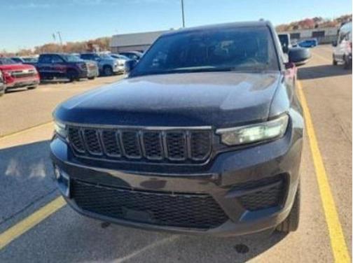2022 Jeep Grand Cherokee Altitude