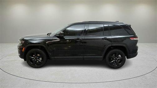 2022 Jeep Grand Cherokee Altitude