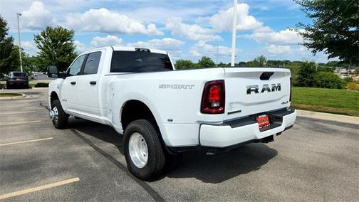 2025 RAM 3500 Big Horn Crew Cab 4x4 8' Box